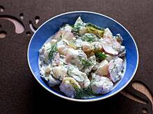 Fot. wjosna, Sałatka z młodych ziemniaków z marynowanym ogórkiem