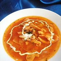 Zupa pomidorowo - pieczarkowa z kurczakiem