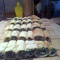 Naleśnikowe szaszłyki ze szpinakiem