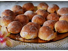Fot. Brenia, Bułeczki drożdżowe z konfiturą