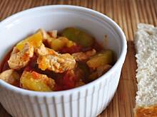 Fot. MIENTA, Szybka potrawka z indyka i cukinii