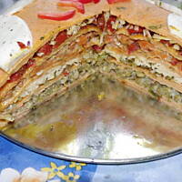 Warzywny tort naleśnikowy - pomidorowe naleśniki z natką pietruszki :-)