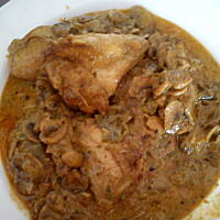 Kurczak z pieczarkami w sosie smietanowym