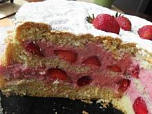 Fot. msewka, Biszkopt mocno truskawkowy.