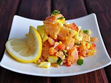 Fot. MIENTA, Tatar z łososia z warzywami