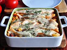 Fot. MIENTA, Makaronowa zapiekanka z łososiem i suszonymi pomidorami