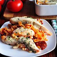 Makaronowa zapiekanka z łososiem i suszonymi pomidorami