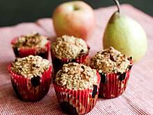 Fot. wjosna, Muffiny z jabłkiem i gruszką pod kruszonką