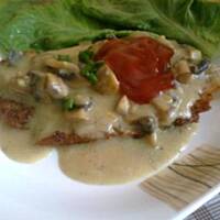 Placki ziemniaczane z sosem pieczarkowym