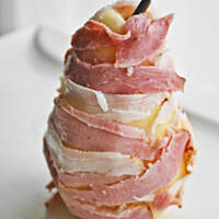 Gruszka grillowana w bekonie