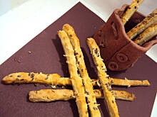 Fot. przejs, Paluszki z ziarnami i żółtym serem