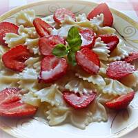 Makaron z truskawkami