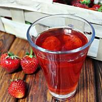 Truskawkowy kompot z cytrusową nutą