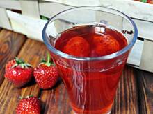 Fot. MIENTA, Truskawkowy kompot z cytrusową nutą