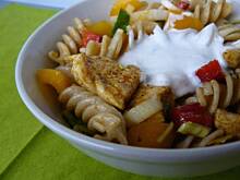 Fot. Babeczka_piecze, Sałatka z kurczakiem i makaronem