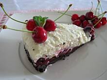 Fot. Babeczka_piecze, Sernik na zimno czarny las z czereśniami