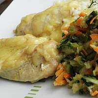 Filet z  kurczaka w marynacie bulionowej.