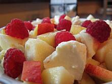 Fot. msewka, Sałatka serowo-owocowa.