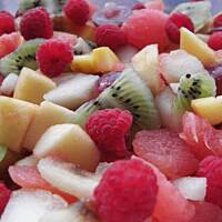 Sałatka owocowa z arbuzem.