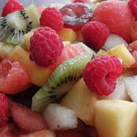 Sałatka owocowa z arbuzem.