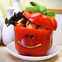 Sałatka w wesołej papryce