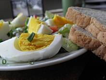 Fot. msewka, Sałatka z jajkiem i warzywami.