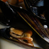 Mule w białym winie