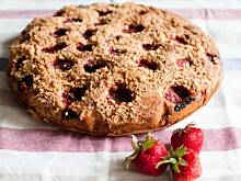 Fot. wjosna, Ciasto  z truskawkowo-migdałowe pod kruszonką