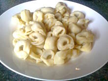 Fot. Anes, tortellini z grzybami w sosie pieczarkowym wg Anes