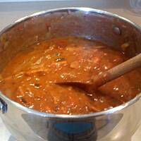 Chłopski gulasz z kiełbasy