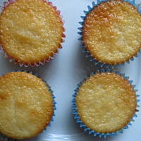 Muffinki z rabarbarem i sokiem z cytryny