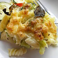 Zapiekanka z bakłażanem i cukinią pod beszamelem