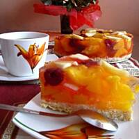 Lekki tort z galaretki i owoców