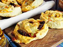 Fot. MIENTA, Drożdżowe roladki pełne rozmaitości