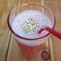 Pożywny koktajl z płatkami owsianymi