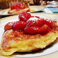 Placki z karmelizowanymi truskawkami