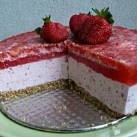 Truskawkowy sernik na zimno