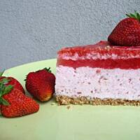 Truskawkowy sernik na zimno