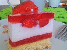 Fot. Bikejka, Ciasto z truskawkami i masą jogurtową
