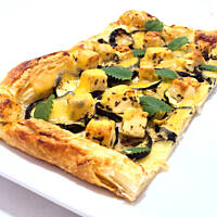 Tarta z cukinią, fetą i miętą