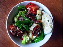 Fot. MonikaMariolka, Sałatka z resztek lodówkowych