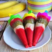 Tęczowe lody owocowe