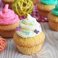 Muffinki z pastelowym budyniem