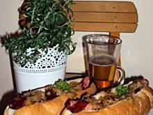 Fot. judik, Hot dogi z syropem klonowym i musztardową cebulką