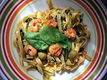 Fot. sophisticated, Tagliatelle ze szpinakiem i krewetkami