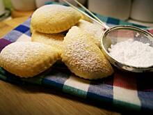 Fot. APM, Pieczone pierożki z budyniem