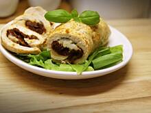 Fot. APM, Roladki drobiowe z suszonymi pomidorami i fetą