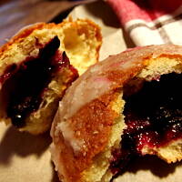 Jagodzianki drożdżowe