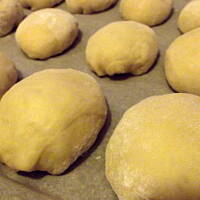 Jagodzianki drożdżowe