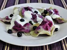 Fot. MIENTA, Pierogi z jagodami